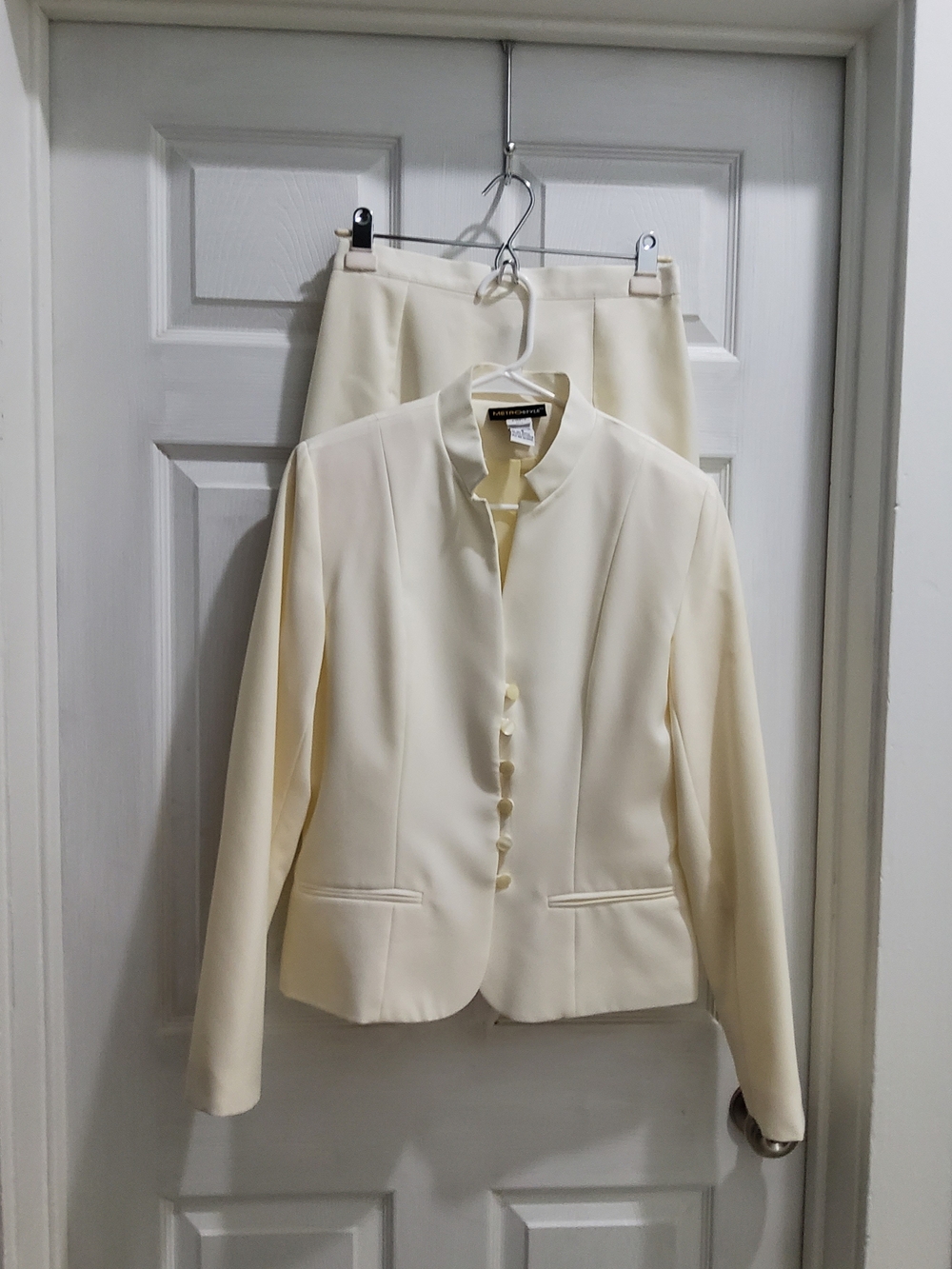 metrostyle Cream Women's Stand-Collar Blazer Jacket Set